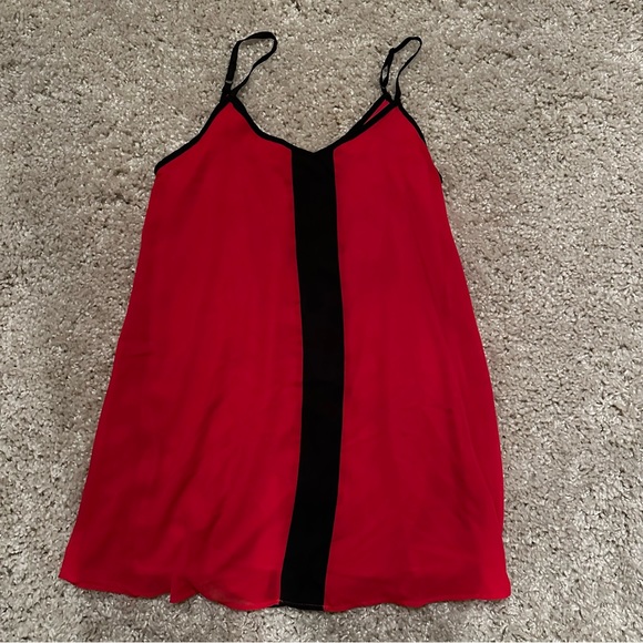 GUESS Red & Black Flowy Dress - Size Large - Excellent Condition - Picture 1 of 5